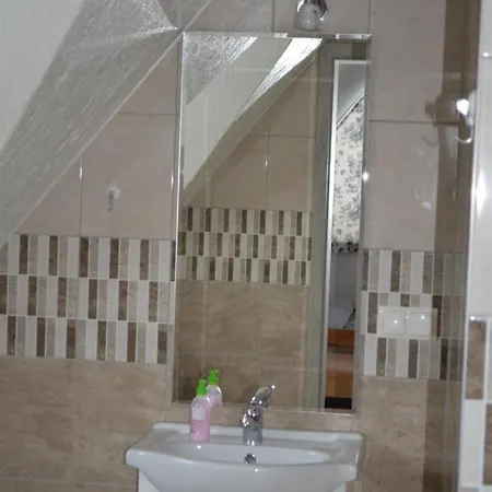 Nad Lasem Lejlighedshotel Gliczarów